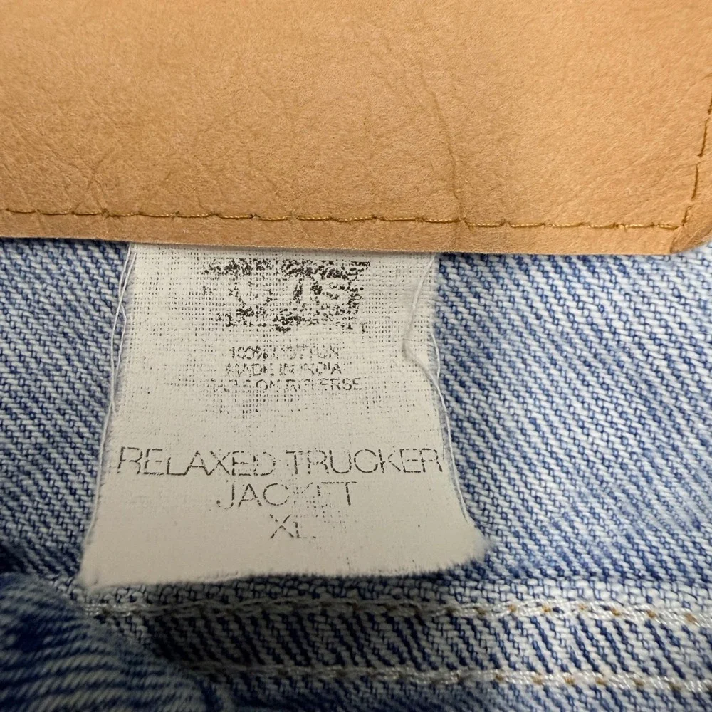 Levis Relaxed Trucker Jacket Mens XL‎ Light Wash Blue Denim Cotton Vintage Style - Picture 2 of 15